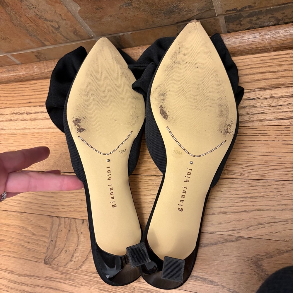 Gianni Bini Black Bow Kitten Heels - Picture 6 of 7